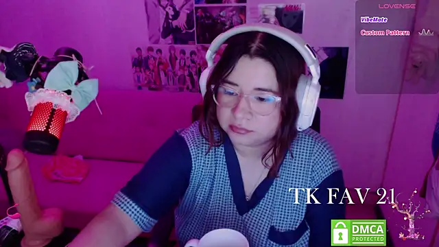Pink girl0n online show from June 1, 2026, 4:45 am