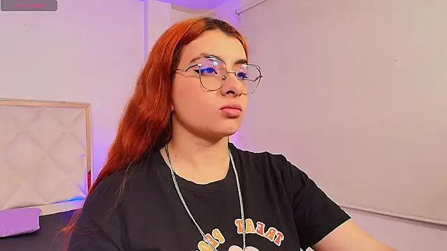 Naomy tay1 online show from November 7, 2025, 3:22 am