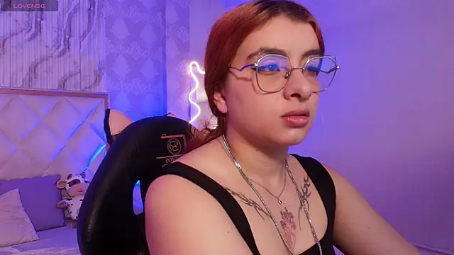 Naomy tay1 online show from November 23, 2025, 3:38 am