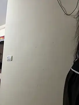 Snapshot of modelnishu chatting on April 5, 2026, 2:35 pm modelnishu online show from April 5, 2026, 2:35 pm