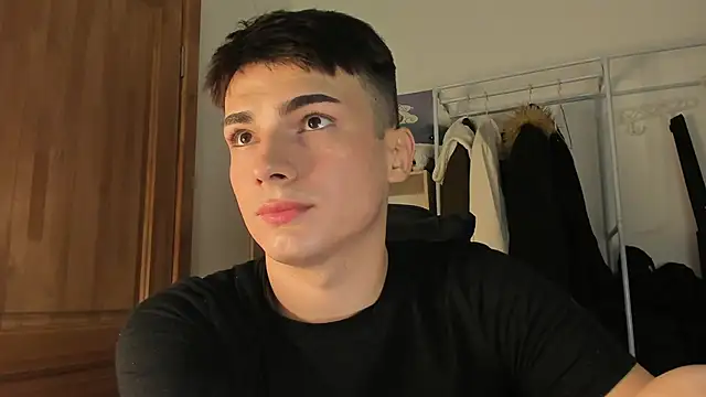 Snapshot of mystic_evan chatting on October 21, 2025, 10:31 pm mystic evan online show from October 21, 2025, 10:31 pm