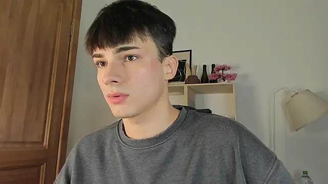 Snapshot of mystic_evan chatting on December 5, 2025, 3:54 pm mystic evan online show from December 5, 2025, 3:54 pm