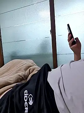 starvingo2002 online show from November 24, 2025, 7:08 am