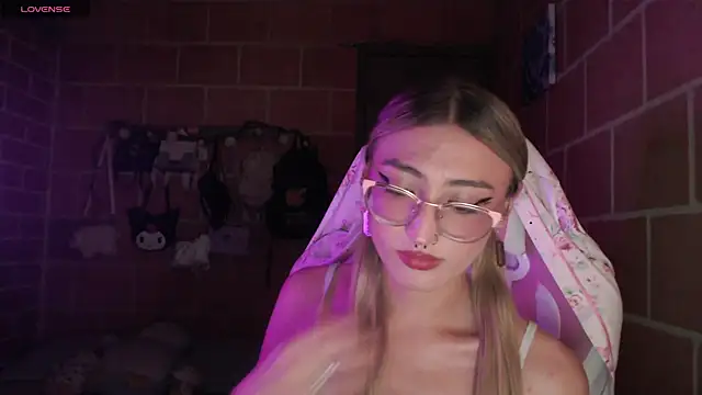 Andrea camilaaa online show from May 29, 2026, 3:12 am