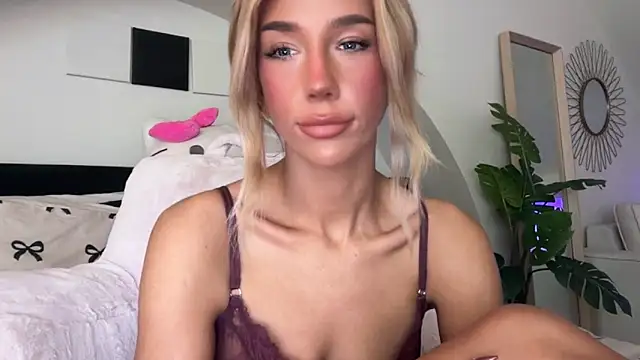 KENNIEXROSE online show from February 28, 2026, 11:15 pm