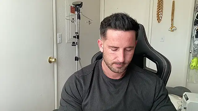 brettmycles28 online show from July 30, 2026, 5:45 pm