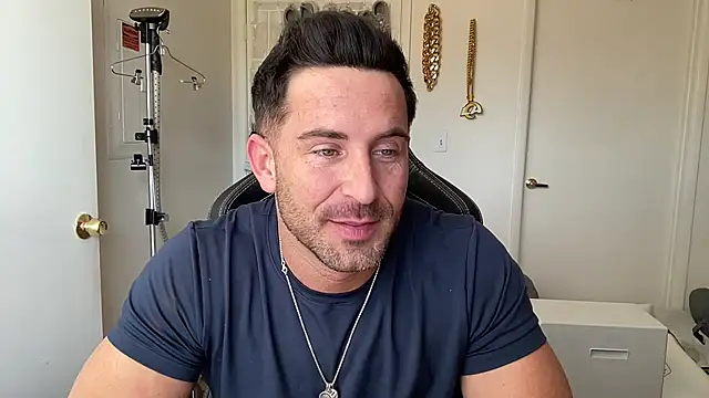 brettmycles28 online show from July 26, 2026, 4:03 pm