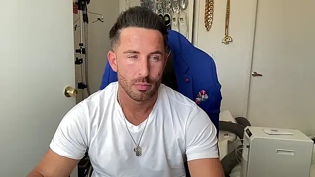 brettmycles28 online show from June 29, 2026, 6:29 pm