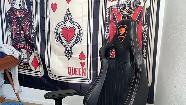 brettmycles28 online show from December 18, 2025, 7:40 pm