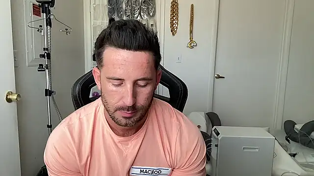brettmycles28 online show from July 25, 2026, 6:25 pm