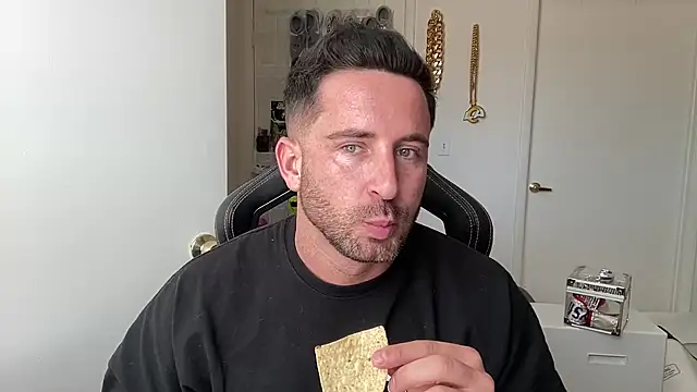 brettmycles28 online show from July 15, 2026, 6:26 pm