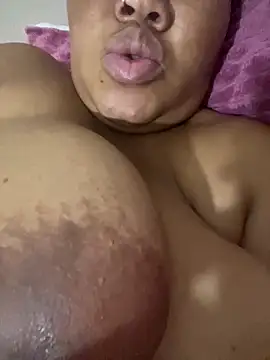 Snapshot of Yellowriider chatting on February 1, 2026, 6:50 pm Yellowriider online show from February 1, 2026, 6:50 pm