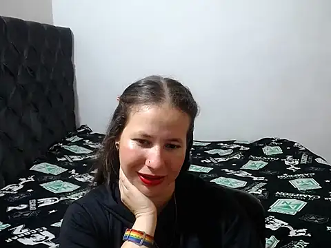 Snapshot of Valentina_charlys chatting on October 15, 2025, 2:36 pm Valentina charlys online show from October 15, 2025, 2:36 pm