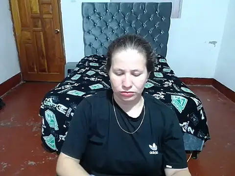 Snapshot of Valentina_charlys chatting on October 27, 2025, 11:33 am Valentina charlys online show from October 27, 2025, 11:33 am