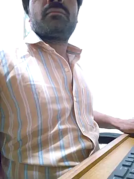 Snapshot of autophile-indian chatting on November 6, 2025, 6:39 am autophile-indian online show from November 6, 2025, 6:39 am