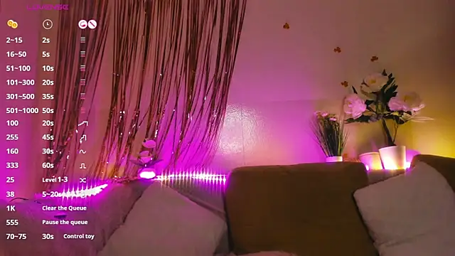 Miss Mila  online show from May 28, 2026, 6:14 pm