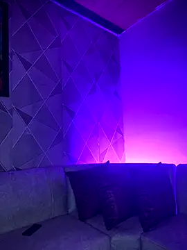 Alisse taylor2 online show from October 6, 2025, 1:12 pm