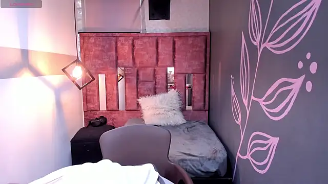 Isa Thompson   online show from October 9, 2025, 11:55 am