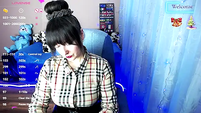 Snapshot of MilaRay chatting on February 12, 2025, 10:35 am MilaRay online show from February 12, 2025, 10:35 am