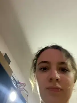 karla-thomsom10 online show from December 16, 2025, 10:14 pm