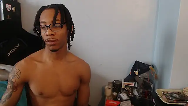 Snapshot of Mrlight1k chatting on February 15, 2026, 3:33 pm Mrlight1k online show from February 15, 2026, 3:33 pm