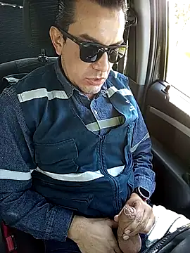 Snapshot of Blackaxes chatting on November 7, 2025, 2:43 pm Blackaxes online show from November 7, 2025, 2:43 pm