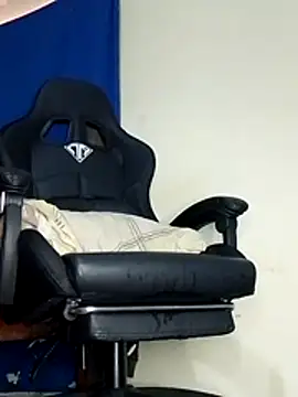 Bosssweet22cm online show from December 4, 2025, 2:05 pm