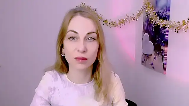 Snapshot of Create_your_own_sun chatting on December 20, 2025, 1:47 pm Create your own sun online show from December 20, 2025, 1:47 pm