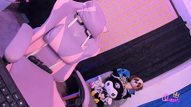 Snapshot of cassie_dilaurentis chatting on April 7, 2026, 8:21 pm cassie dilaurentis online show from April 7, 2026, 8:21 pm