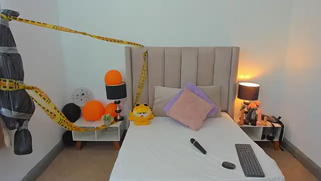 evvaa moon69 online show from October 9, 2025, 12:49 pm