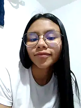 SofieLove 01 online show from April 11, 2026, 6:54 am