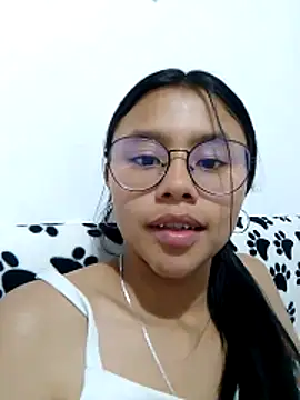 SofieLove 01 online show from April 10, 2026, 8:32 am