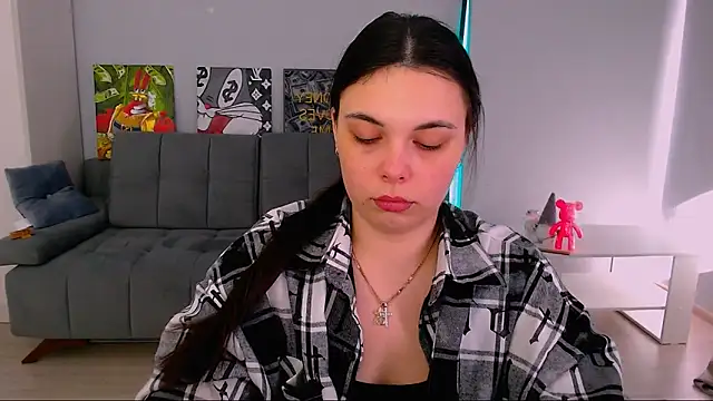 queenofthesense  online show from February 18, 2026, 9:17 am