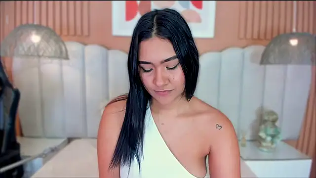 noa moon online show from December 14, 2025, 2:29 am