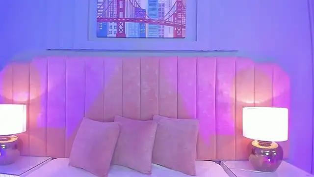 noa moon online show from October 24, 2025, 11:42 am