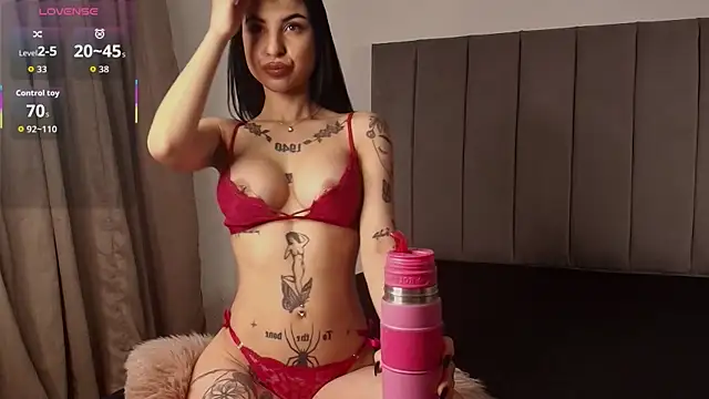 Snapshot of Sasha-Bloom chatting on October 25, 2025, 12:04 pm Sasha-Bloom online show from October 25, 2025, 12:04 pm