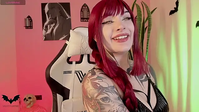 VelvetVampiree online show from June 28, 2026, 11:00 pm