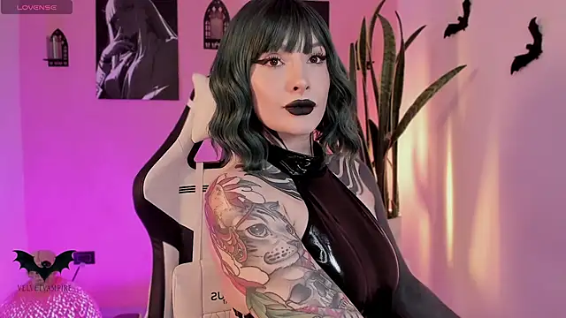 VelvetVampiree online show from January 16, 2026, 10:47 pm