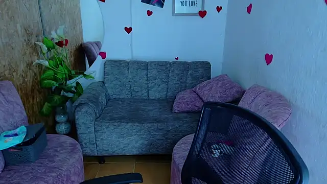 laleska montenegro online show from February 14, 2026, 5:35 pm