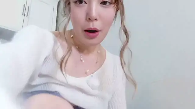 Nana with online show from May 1, 2026, 8:14 pm