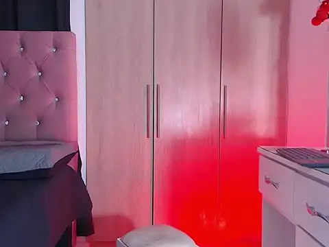 Martina ferer online show from February 14, 2026, 2:39 pm