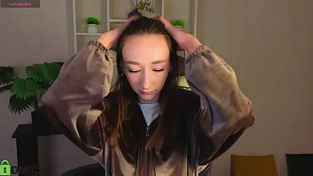 Miche1le Allenne online show from February 24, 2026, 1:06 am