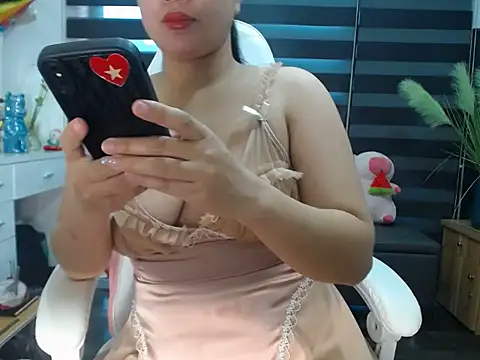 NANA 199k online show from November 17, 2025, 7:34 am