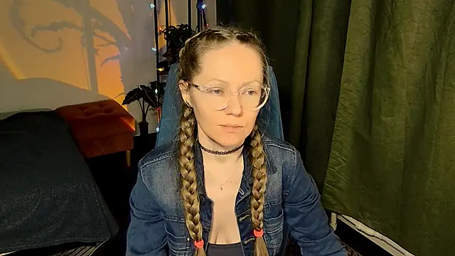 Snapshot of _Goldilocks_ chatting on October 7, 2025, 4:08 pm  Goldilocks  online show from October 7, 2025, 4:08 pm