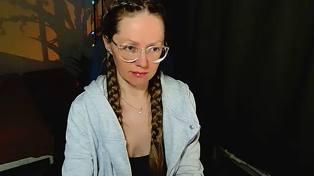 Snapshot of _Goldilocks_ chatting on September 30, 2025, 3:40 pm  Goldilocks  online show from September 30, 2025, 3:40 pm