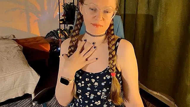 Snapshot of _Goldilocks_ chatting on October 13, 2025, 6:20 pm  Goldilocks  online show from October 13, 2025, 6:20 pm