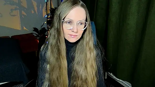 Snapshot of _Goldilocks_ chatting on October 1, 2025, 4:55 pm  Goldilocks  online show from October 1, 2025, 4:55 pm