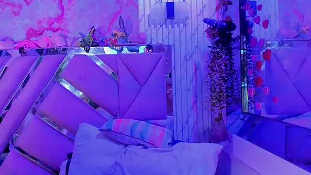 Akane Hikari  online show from April 15, 2026, 2:17 am