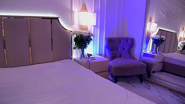 MeganStrain online show from September 19, 2025, 3:10 am