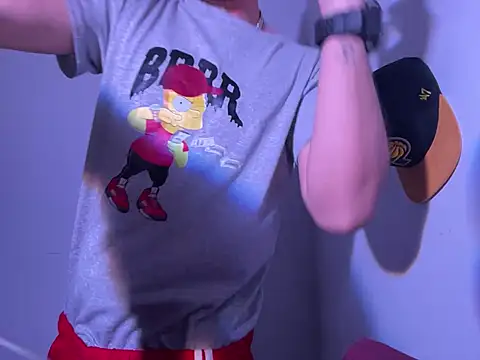 enzo vittale03  online show from February 18, 2026, 11:12 pm